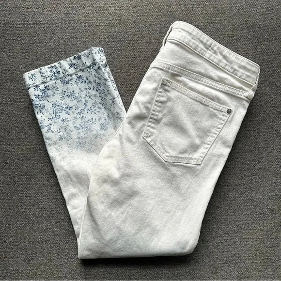 Anthropologie Pilcro White Capris With Floral Print Size 28 - Picture 9 of 9